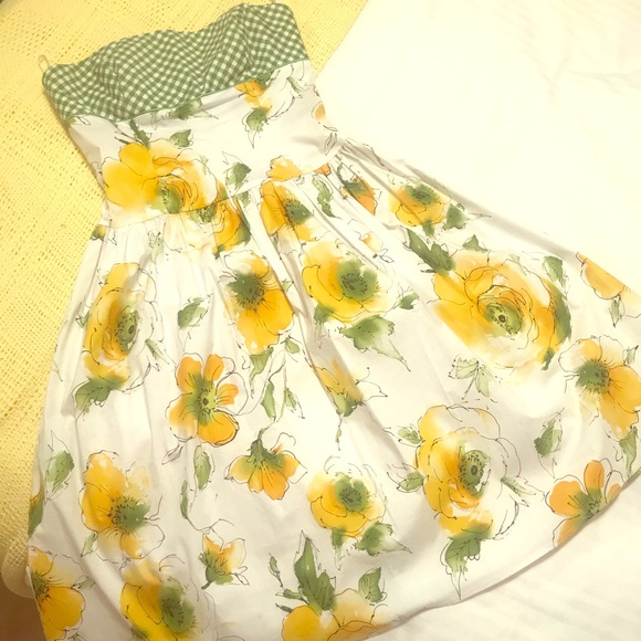 HOST PICK 🌻🌻🌻🌻 NWT - Strapless Sundress - 🌻🛍 - Picture 1 of 5
